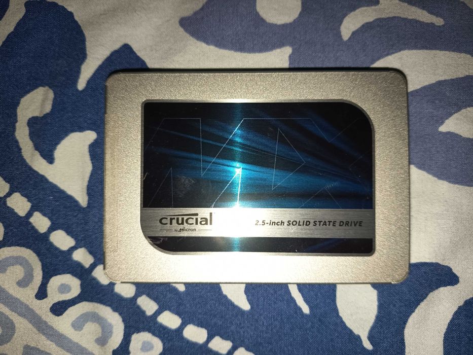 SSD 250gb sata 3, Crucial MX500 + windows 11 pro
