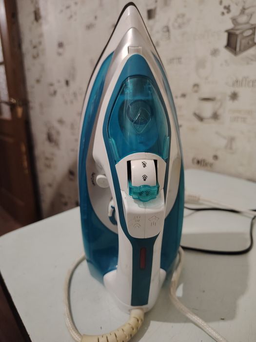 Утюг паровой TriTower