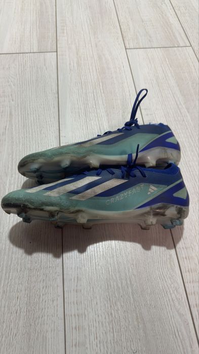 Футбольные бутсы Адидас