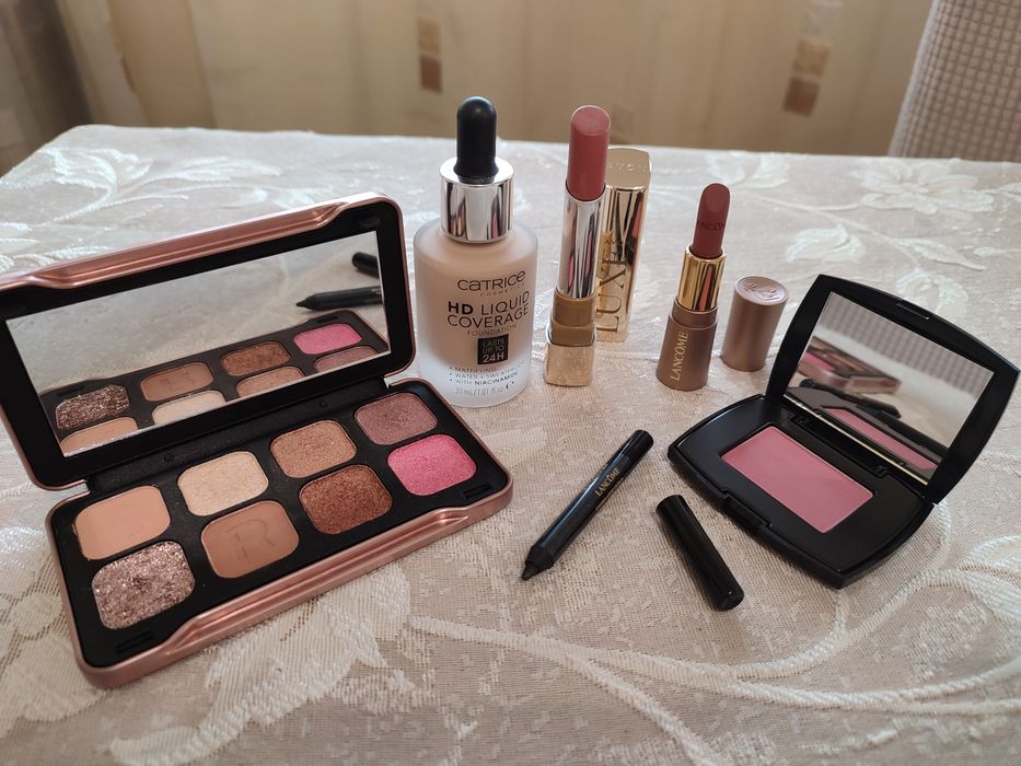 Лот козметика Lancome, Avon, Revolutiin