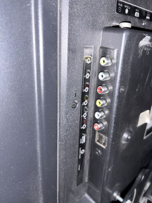 Телевизор pasnsaio срочно продам торг есть