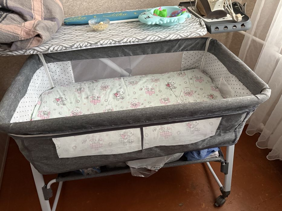 Продам манеж- кровать