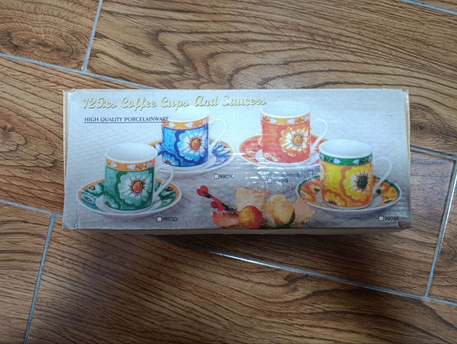 Чайный набор чашек на 6 персон.