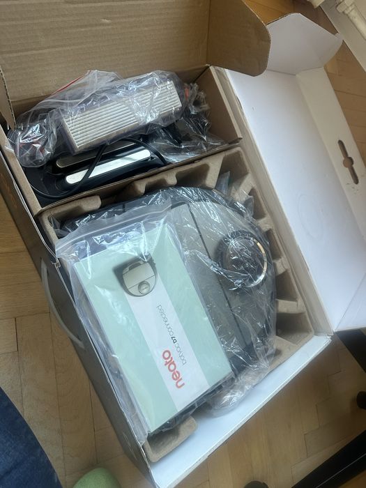 Прахосмукачка робот Neato D7