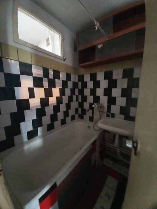 Коракамиш 2/4 3/4/4 70 кв.м   Жойи зу́р