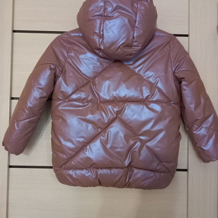Куртка зимняя для девочки. В отличном состоянии.