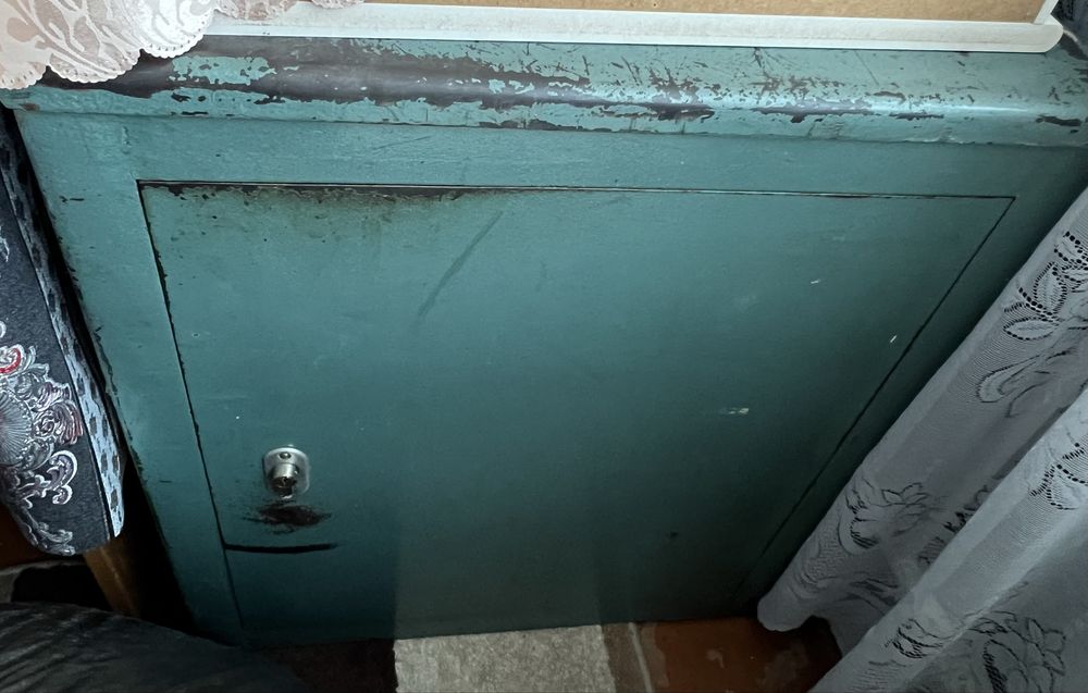 Сейф железный ( тяжёлый )