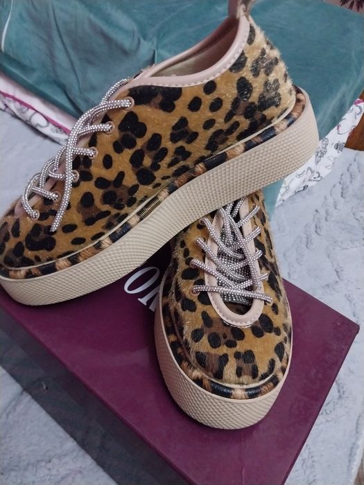 Продам обувь новая