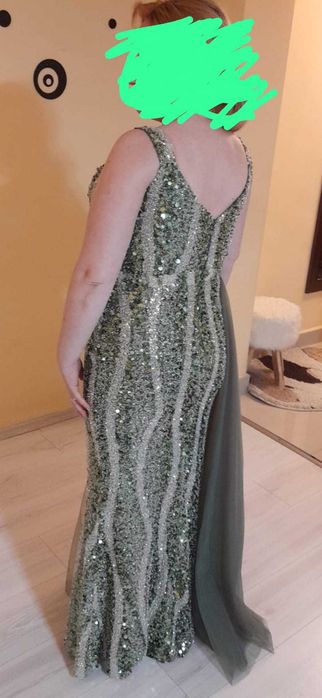 Vand rochie ocazie eleganta, verde smarald cu paiete argintii