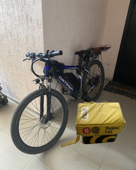 Электровелосипед Ортега с Яндекс термосумкой