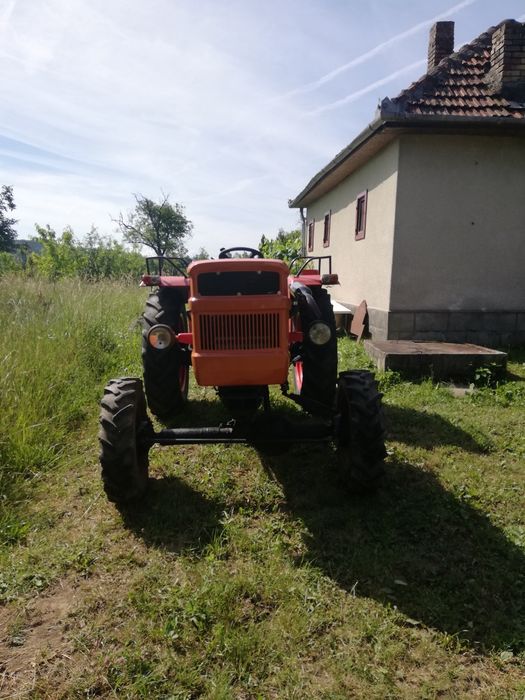 Vând Tractor u445 DT