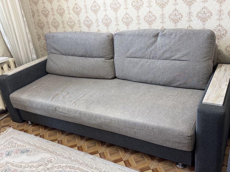 Диван в хорошем состоянии.