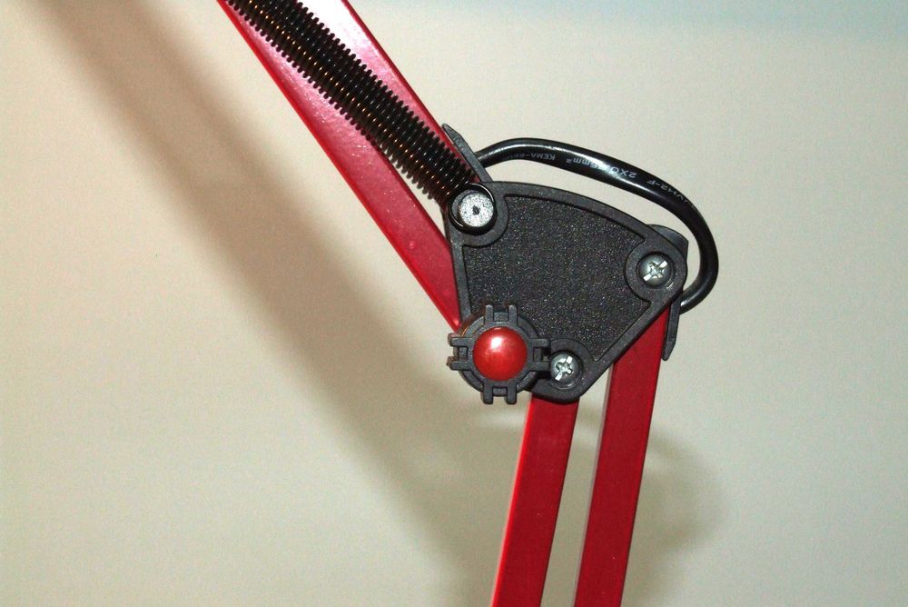 Corp de iluminat MARKS & SPENCER cu bec obisnuit, reglabil, foarte stabil, Made in England, NOU