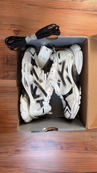 Balenciaga runners gradient