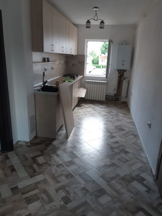 Închiriez apartament