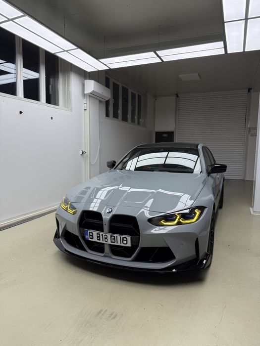 Numar magnetic cu montaj în spatele barii