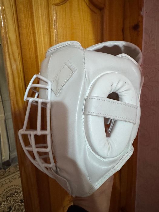 Продам хороший защитный шлем для каратэ