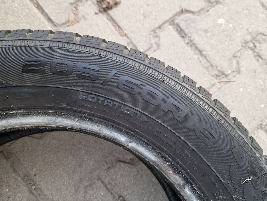 205 60 16 nokian 2 бр
