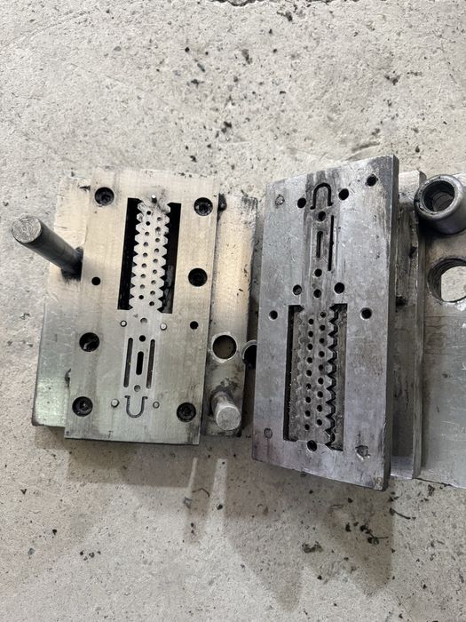 Подвес ишлаб чиқариш учун қолиплар. Гильотина хам сотилади