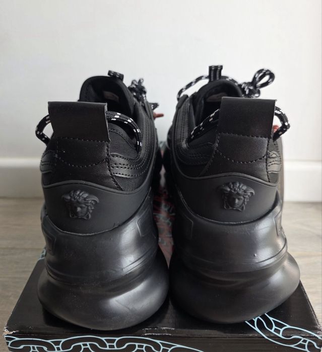 Nou! Versace chain reaction