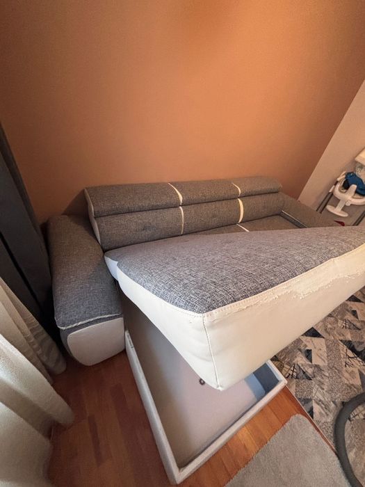 Canapea extensibila cu lada Mobexpert