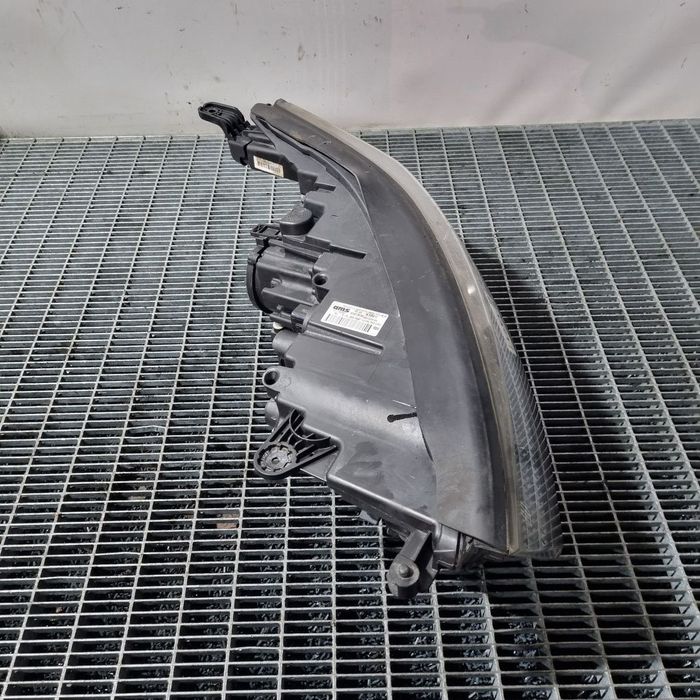 Far Stanga SsangYong Tivoli 2015 - 2019 SUV 4 Usi (1471) Cu lupă