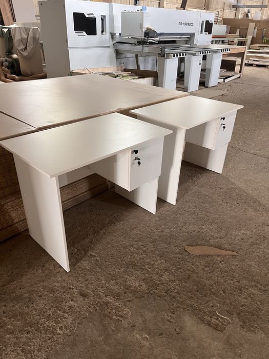 Офисные/Письменные столы с шкафчиком на заказ