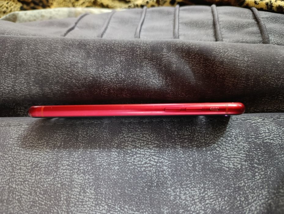 Продам iPhone XR