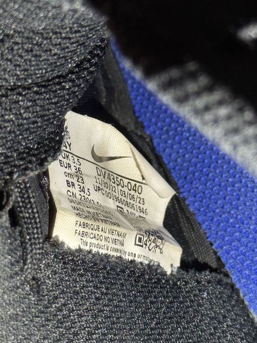 Nike DV350‑040 – Mărimea 36 Negru/Albastru – Stare Foarte Bună