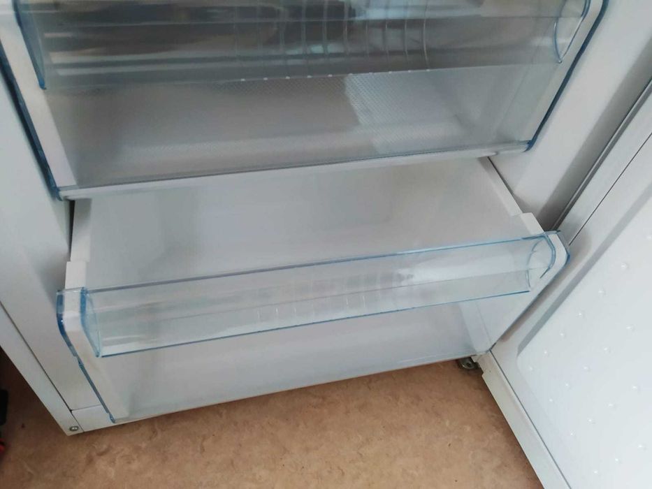 Продам холодильник BOSCH новый