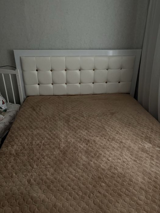 Продам кровать 180*200