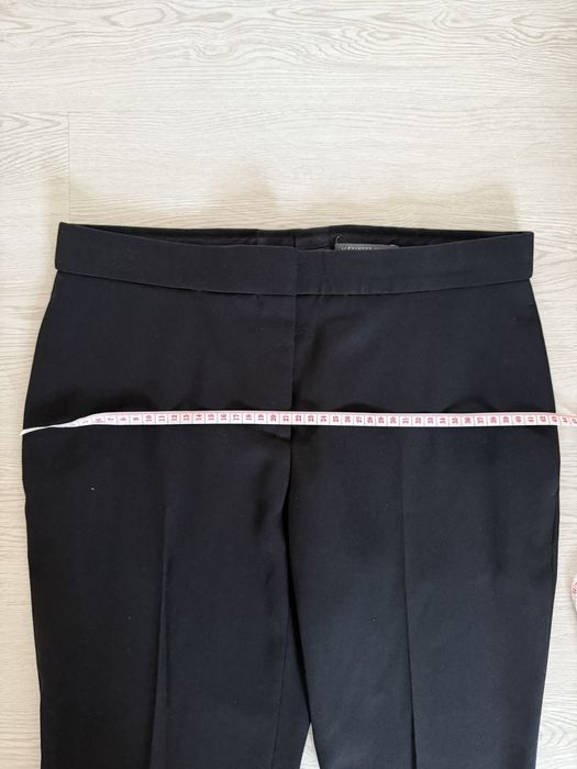 Классические женские черные брюки от Alexander McQueen, сделано в Итал