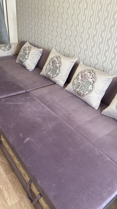 Продается диван 4 метра