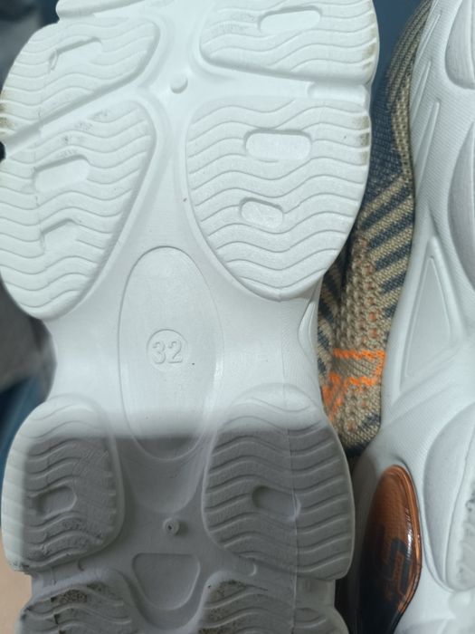 Кроссовки детские 32 рр