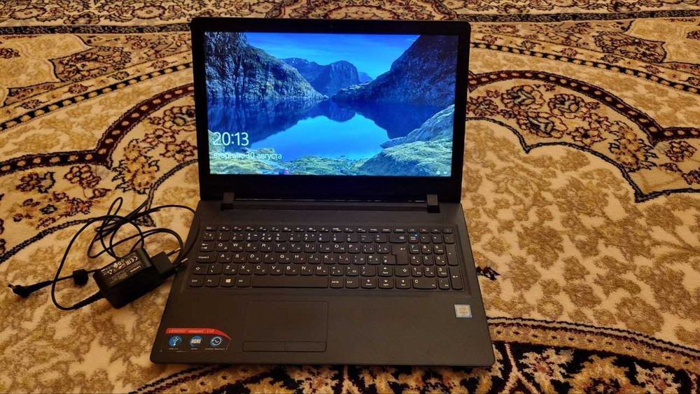 Ноутбук lenova .