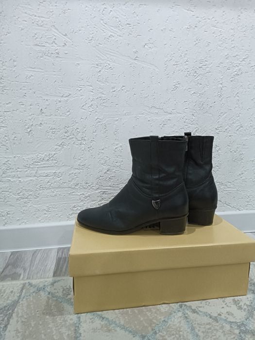 Продам кожаный осенний полу сапожки