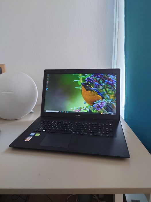 Acer 17,3 inch Full HD • Procesor i7-6500U• SSD 256Gb+ 1Tb HDD• Nvidia 2gb• bateria 3 ore