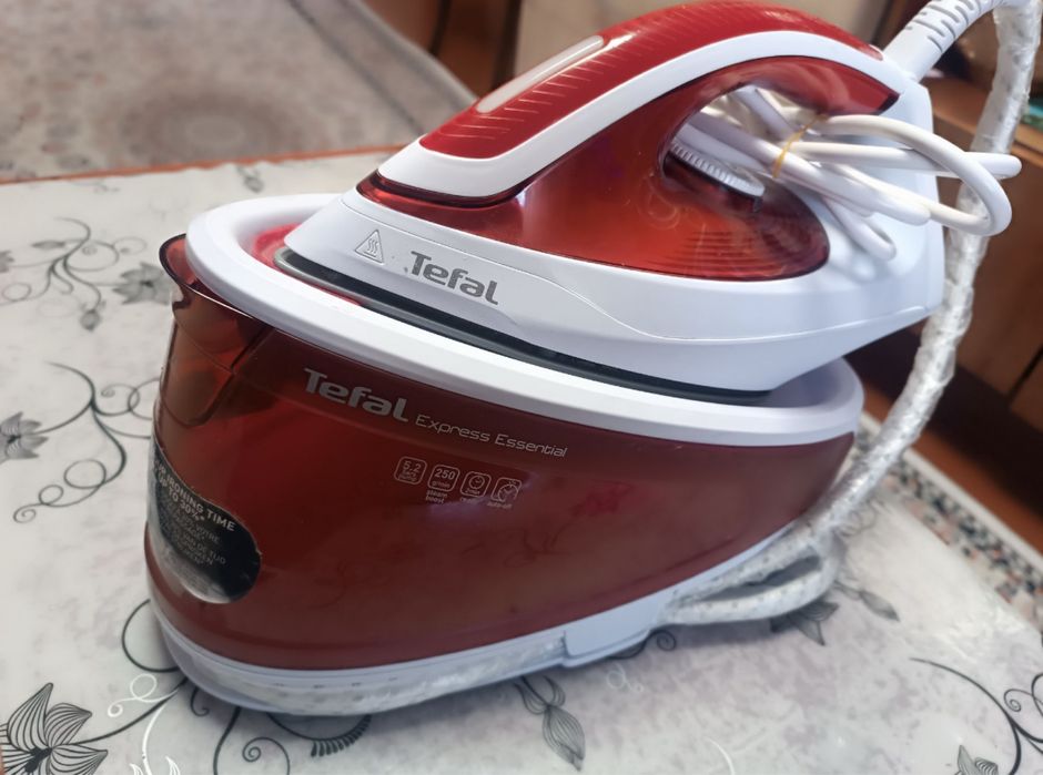 Утюг парогенератор новый tefal