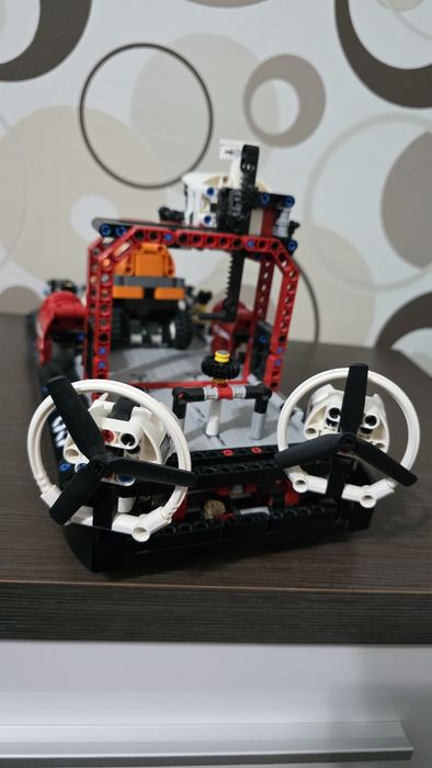 LEGO Technic 42076 Hovercraft (Aeroglisor) + Camion - Construit - Orad