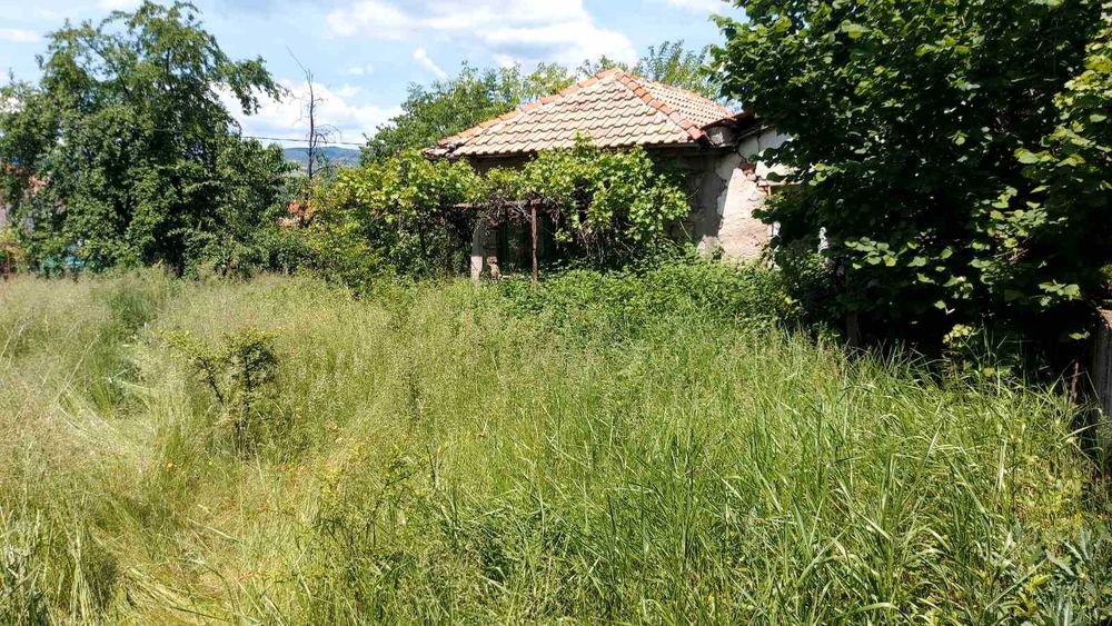 УПИ в гр. Костенец – 670 кв.м, ток и вода, готов за нов дом