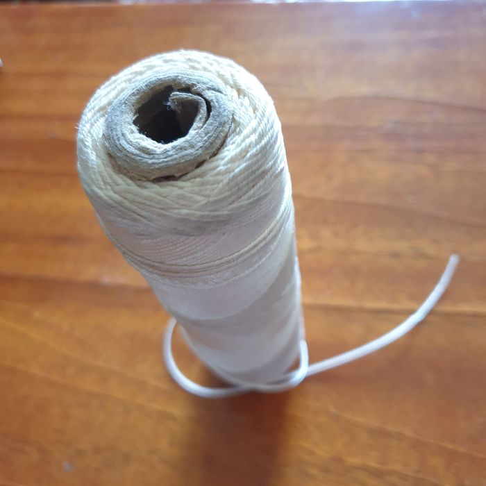 Шелковые нитки толстые.