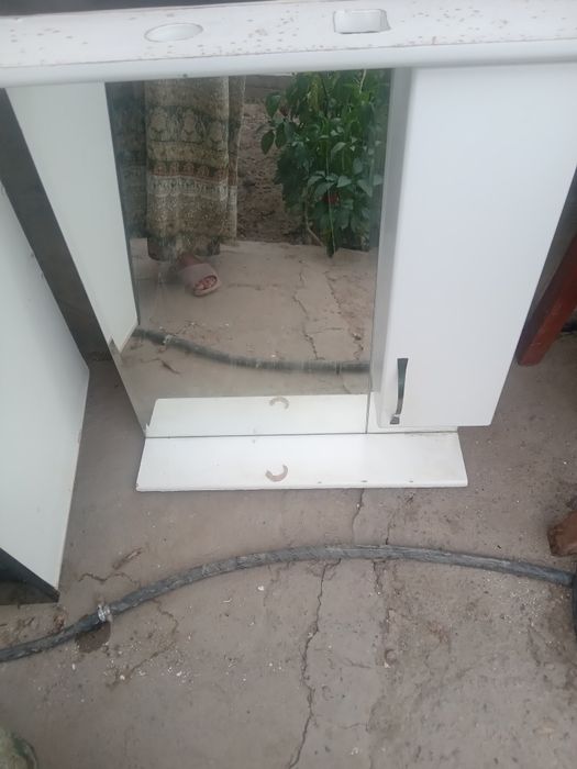 Раковина с зеркалом