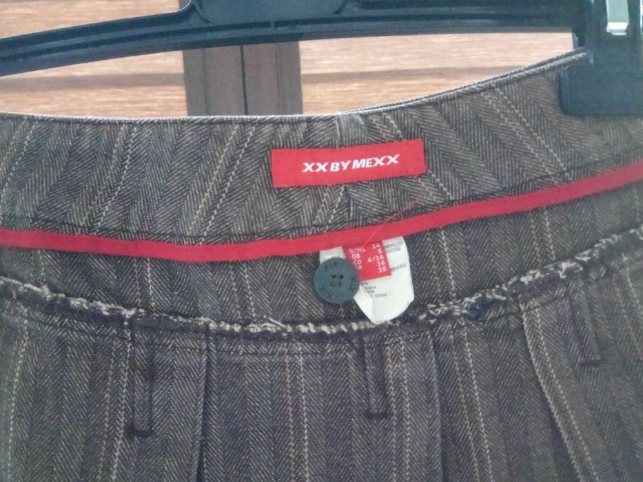 Fusta MEXX, scurta, cu talie joasa, pt timp rece, mar.34 (XS).