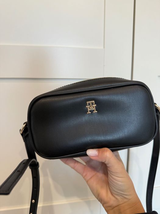 Дамска чанта Tommy hilfinger черна