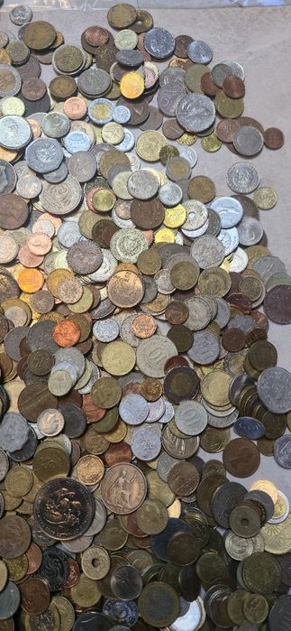 Монети от цял свят на кг