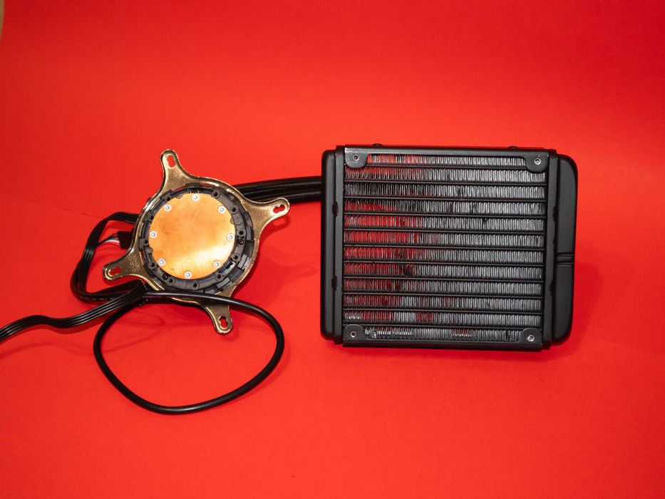 Водхно охлаждане ASUS ROG STRIX LC 120 RGB нови, работещи за части