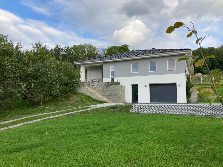 Inchiriez casa 4 camere, 120 mp, garaj, teren 1000mp