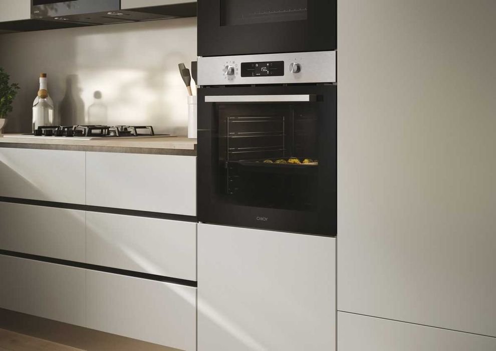 Нова фурна за вграждане Candy 78 литра,пиролиза,WIFI