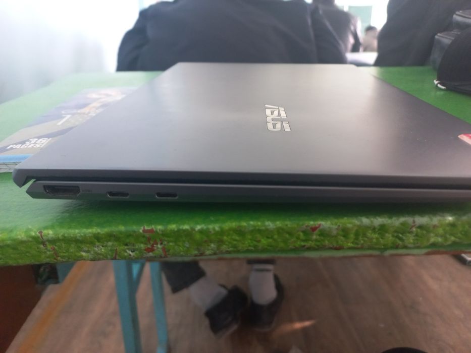 Asus zenbook 14 dm ultrabook