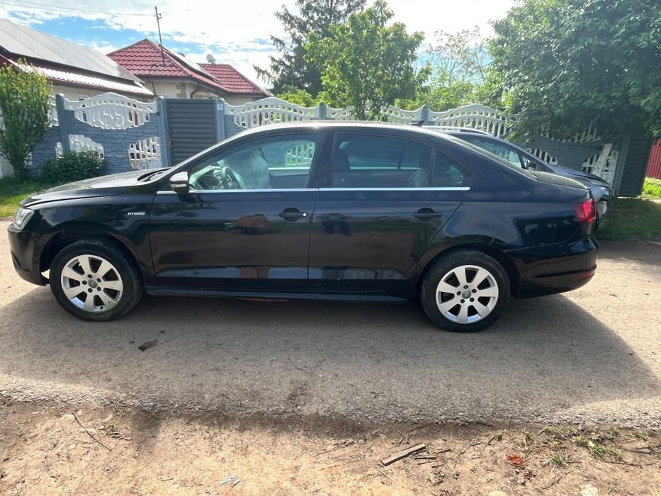 Jetta hybrid 2013 piese